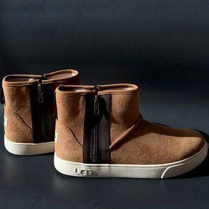 Ugg Adler Sneaker US 6 EU 38 Women’s No Box